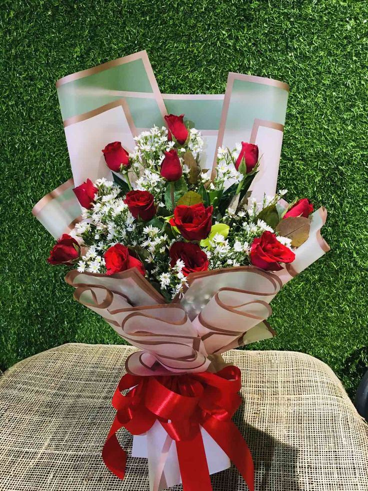 Classic Red Rose Elegance